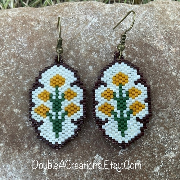 Tan Flowers Beaded Earrings, New, Handmade by Me - Picture 3 of 10